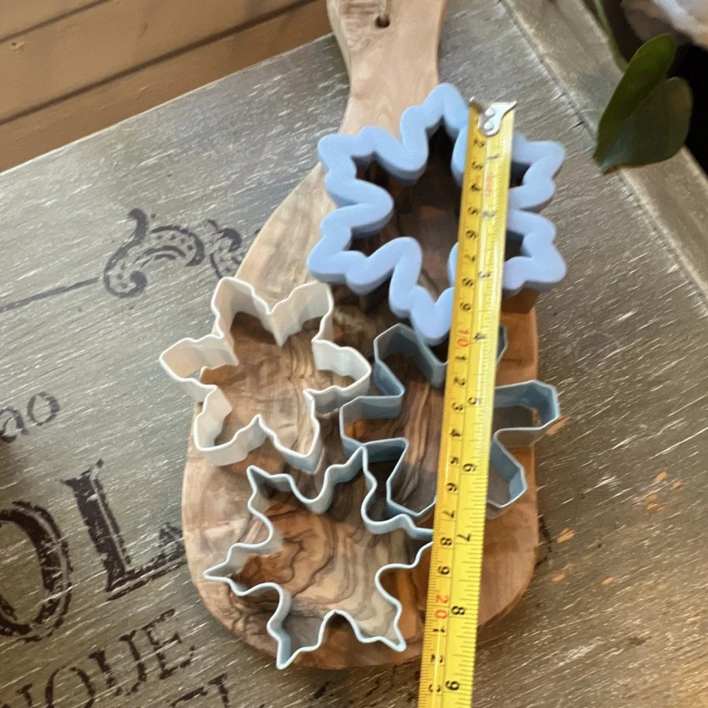 Set of 3 Snowflake Cookie Cutters Blue White Plastic Metal Christmas